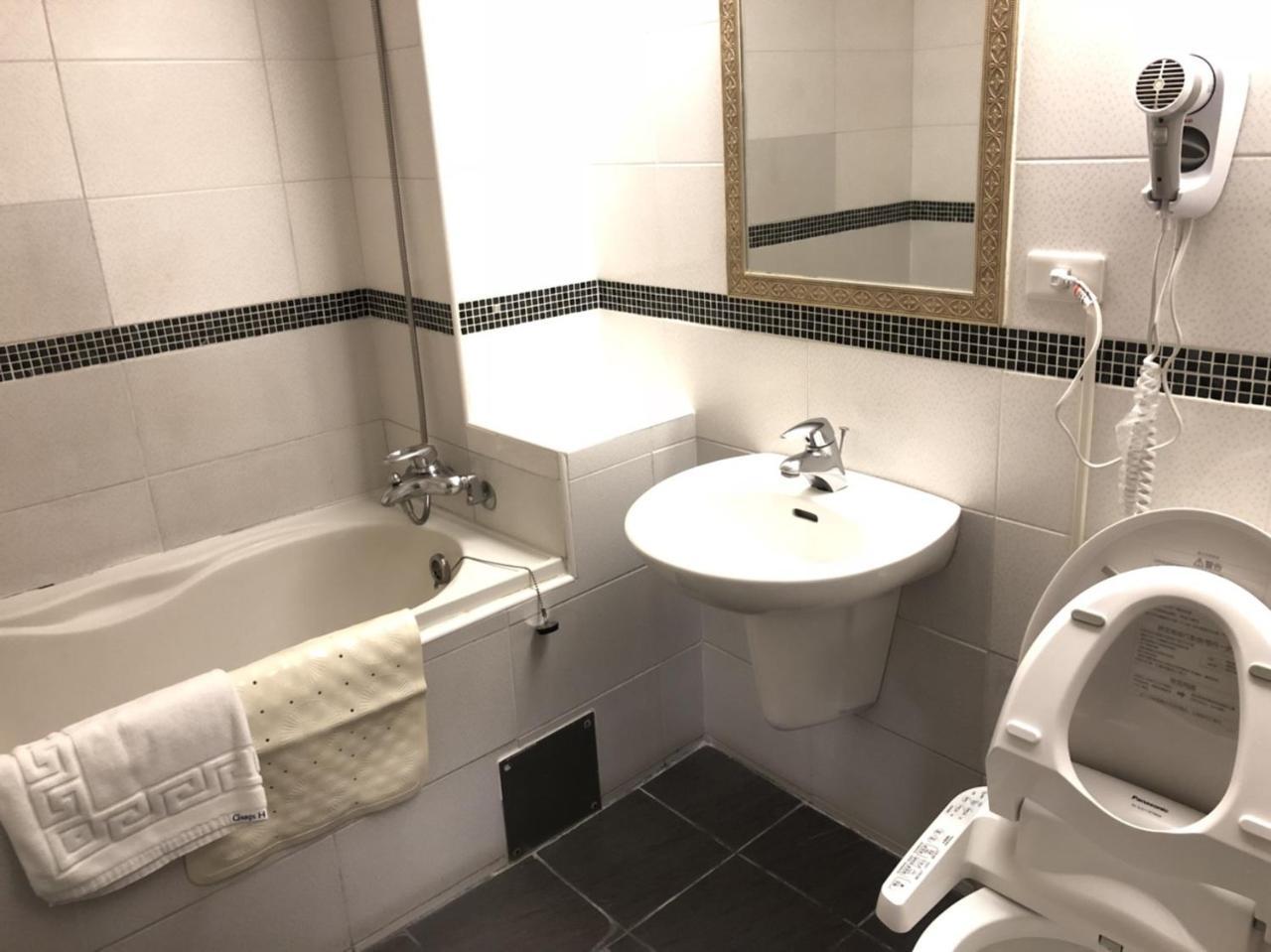Dlinn Hotel Taichung Eksteriør billede
